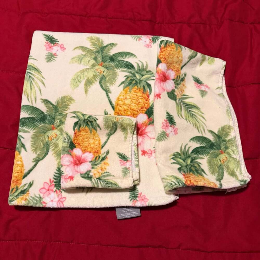 Tommy Bahama Bath Hand Washcloth Set Summer Vacation Pineapple Multi